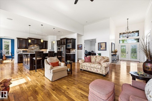 3 Blackhawk Drive, Rural Parkland County, AB - Indoor Photo Showing Living Room