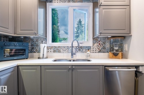 13007 124 Avenue, Edmonton, AB 