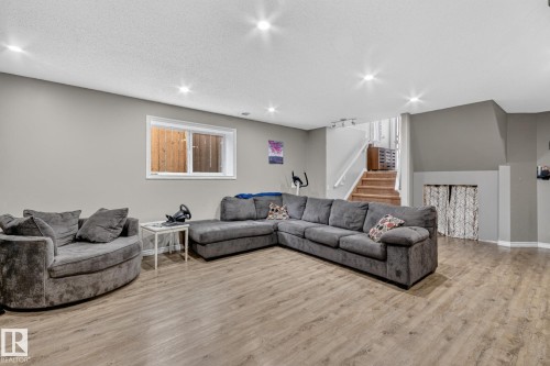 5204 159 Avenue, Edmonton, AB 