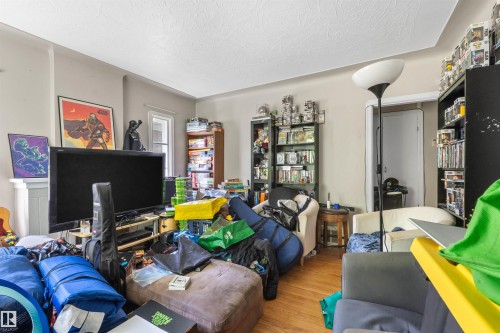 7516 106 Street, Edmonton, AB 