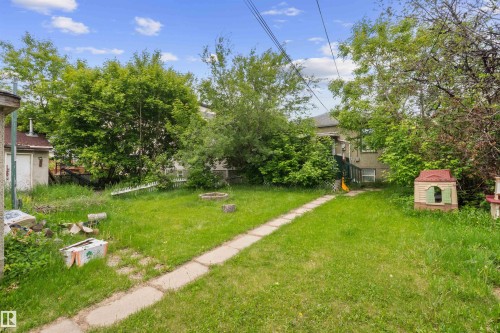 7516 106 Street, Edmonton, AB 