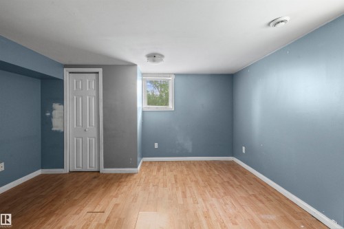 Image quality insufficient for description - 7520 106 Street, Edmonton, AB 