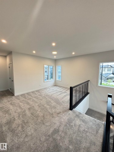 1061 Goldfinch Way, Edmonton, AB 
