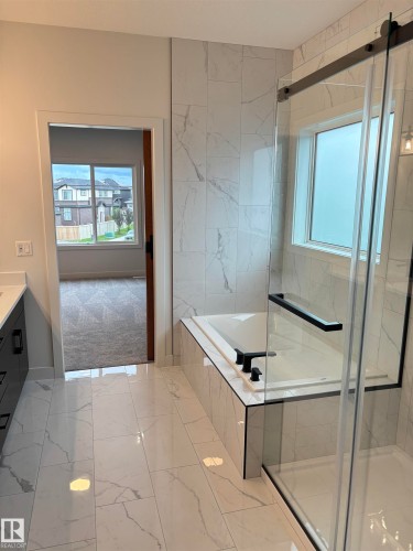 1061 Goldfinch Way, Edmonton, AB 