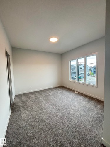 1061 Goldfinch Way, Edmonton, AB 