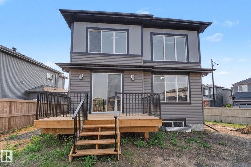 1061 Goldfinch Way, Edmonton, AB 