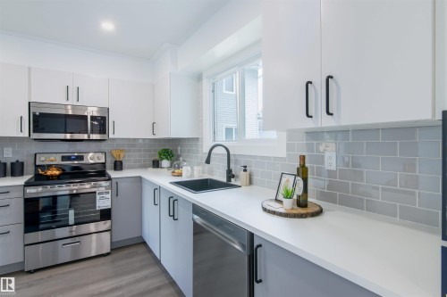 33 15710 Beaumaris Road, Edmonton, AB 