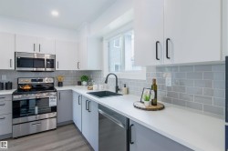 33 15710 BEAUMARIS Road  Edmonton, AB T5X 5E2