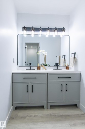 33 15710 Beaumaris Road, Edmonton, AB 