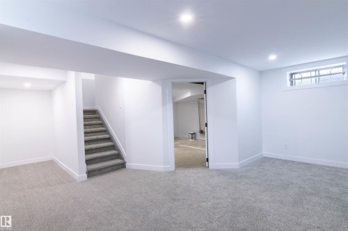 33 15710 Beaumaris Road, Edmonton, AB 