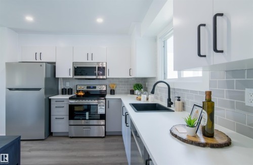 33 15710 Beaumaris Road, Edmonton, AB 
