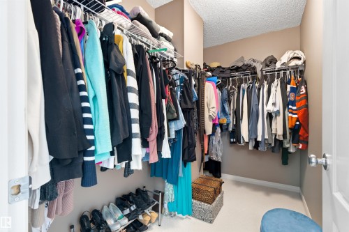 7307 Singer Way, Edmonton, AB - Indoor With Storage