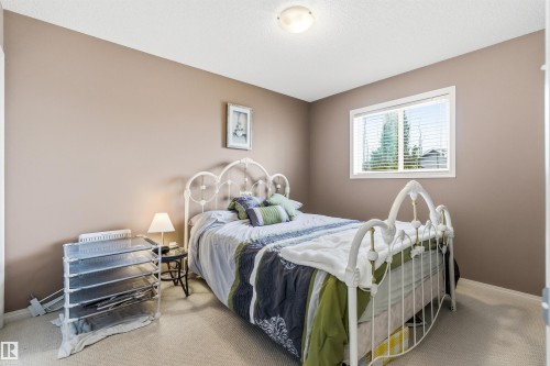7307 Singer Way, Edmonton, AB - Indoor Photo Showing Bedroom