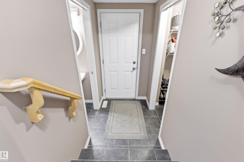 7307 Singer Way, Edmonton, AB - Indoor Photo Showing Other Room