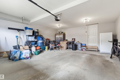 7307 Singer Way, Edmonton, AB - Indoor Photo Showing Garage