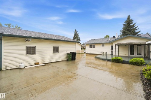 Expansive concrete patio area offering significant outdoor space - 17303 107 Street, Edmonton, AB 