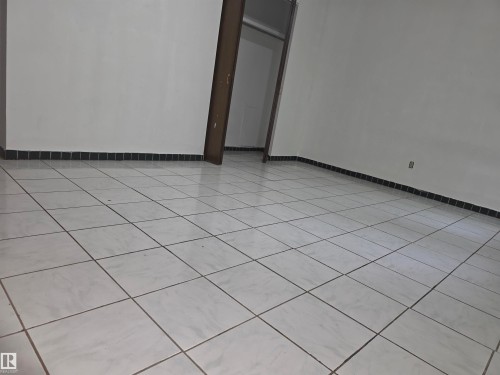 Image quality insufficient for description - 307 11907 81 Street Nw, Edmonton, AB 