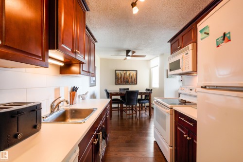305 12121 Jasper Avenue, Edmonton, AB 
