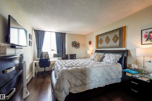 305 12121 Jasper Avenue, Edmonton, AB 