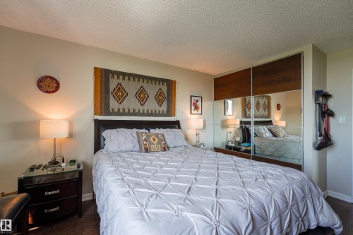 305 12121 Jasper Avenue, Edmonton, AB 