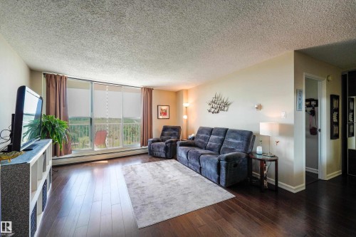 305 12121 Jasper Avenue, Edmonton, AB 