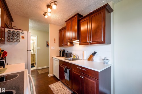 305 12121 Jasper Avenue, Edmonton, AB 