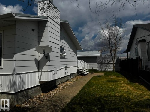 4844 47 Avenue, Chipman, AB 