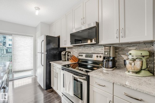 #109 2905 141 St Sw, Edmonton, AB - Indoor Photo Showing Kitchen
