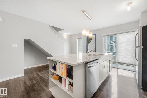 #109 2905 141 St Sw, Edmonton, AB - Indoor Photo Showing Kitchen