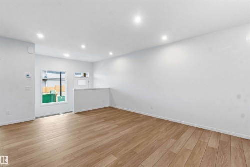 1086 Mcleod Avenue, Spruce Grove, AB - Indoor Photo Showing Other Room