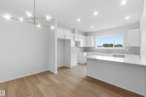 1086 Mcleod Avenue, Spruce Grove, AB - Indoor Photo Showing Kitchen