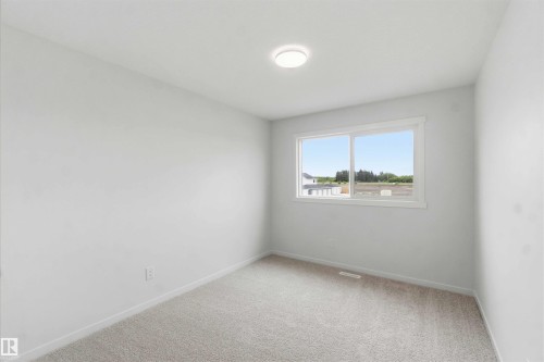 1086 Mcleod Avenue, Spruce Grove, AB - Indoor Photo Showing Other Room