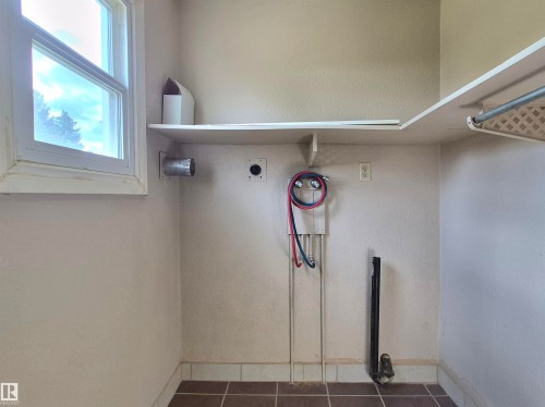 3729 54 Street, Wetaskiwin, AB - Indoor