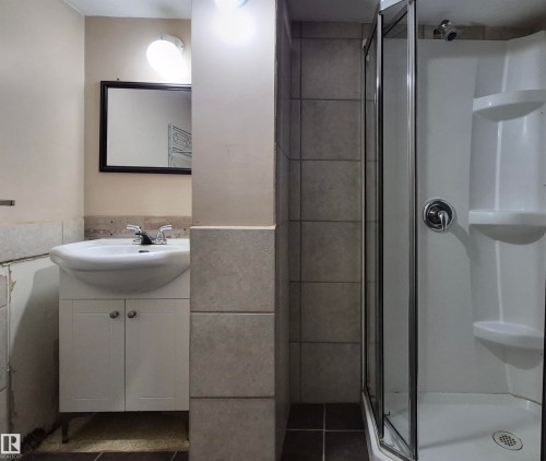 3729 54 Street, Wetaskiwin, AB - Indoor Photo Showing Bathroom