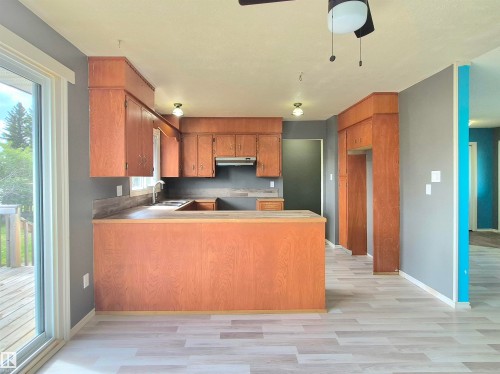 3729 54 Street, Wetaskiwin, AB - Indoor Photo Showing Kitchen