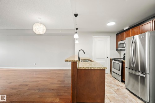 #612 33 Fifth Av, Spruce Grove, AB - Indoor Photo Showing Kitchen With Double Sink