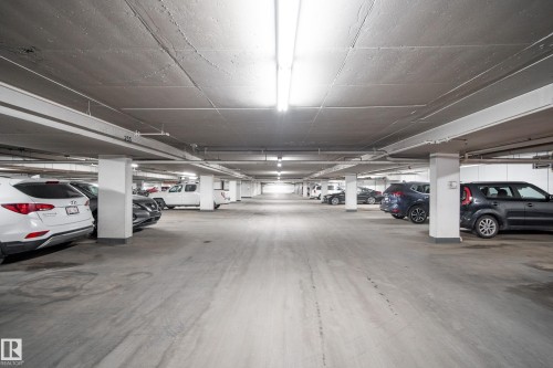 #612 33 Fifth Av, Spruce Grove, AB - Indoor Photo Showing Garage
