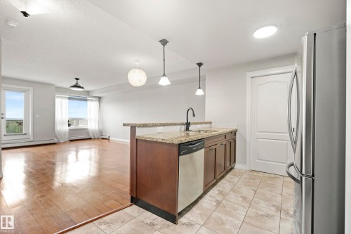#612 33 Fifth Av, Spruce Grove, AB - Indoor Photo Showing Kitchen With Upgraded Kitchen