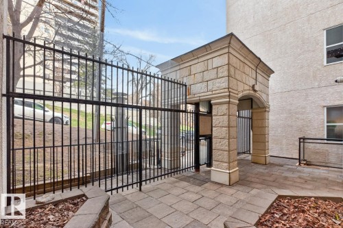 614 10503 98 Avenue, Edmonton, AB 