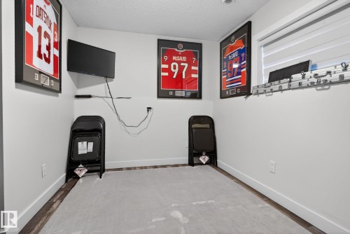 17404 95 Street, Edmonton, AB 