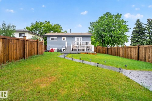 17404 95 Street, Edmonton, AB 