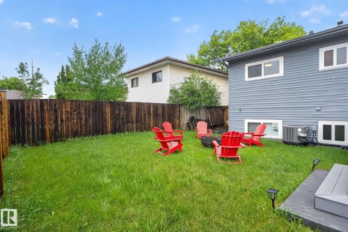 17404 95 Street, Edmonton, AB 