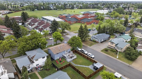 17404 95 Street, Edmonton, AB 