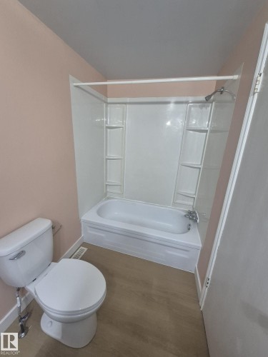 1704 37 Street Northwest, Edmonton, AB - Indoor Photo Showing Bathroom