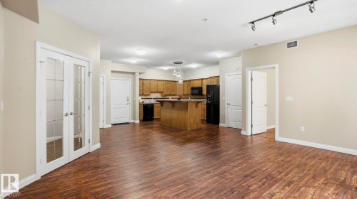 138 1406 Hodgson Way, Edmonton, AB - Indoor Photo Showing Kitchen