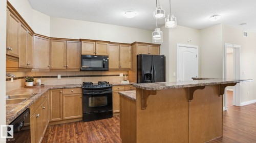 138 1406 Hodgson Way, Edmonton, AB - Indoor Photo Showing Kitchen