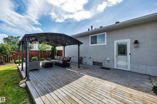 7512 152A Avenue, Edmonton, AB 