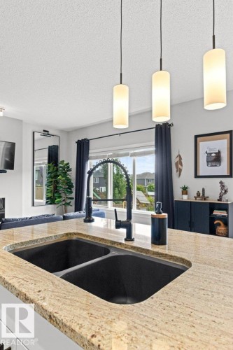8023 Evans Crescent, Edmonton, AB 