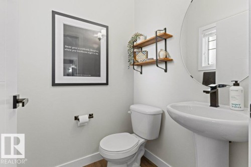 8023 Evans Crescent, Edmonton, AB 
