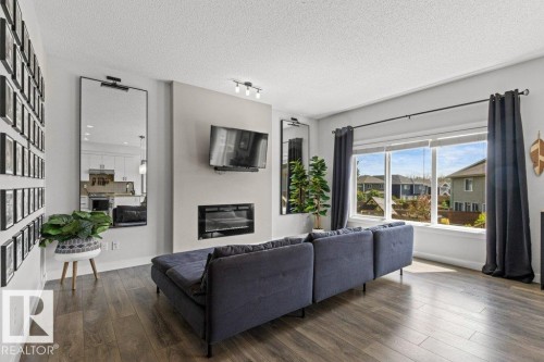 8023 Evans Crescent, Edmonton, AB 